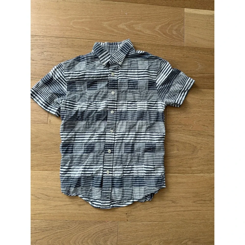 Abercrombie & Fitch | Blue &‎ White Striped Short Sleeve Button Down - Small